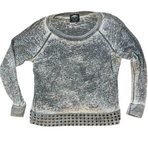Distressed Gray Studded Lightweight Raglan Shirt Bird & Vine Los Angeles Sz M